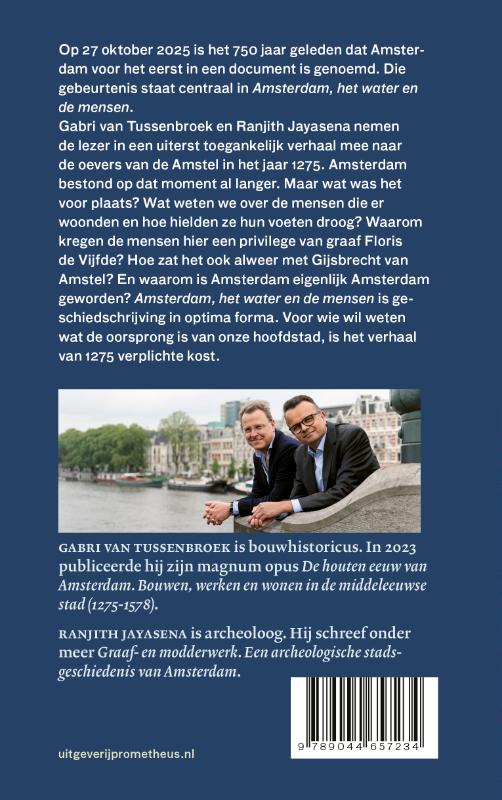 Achterkant van Amsterdam, het water en de mensen