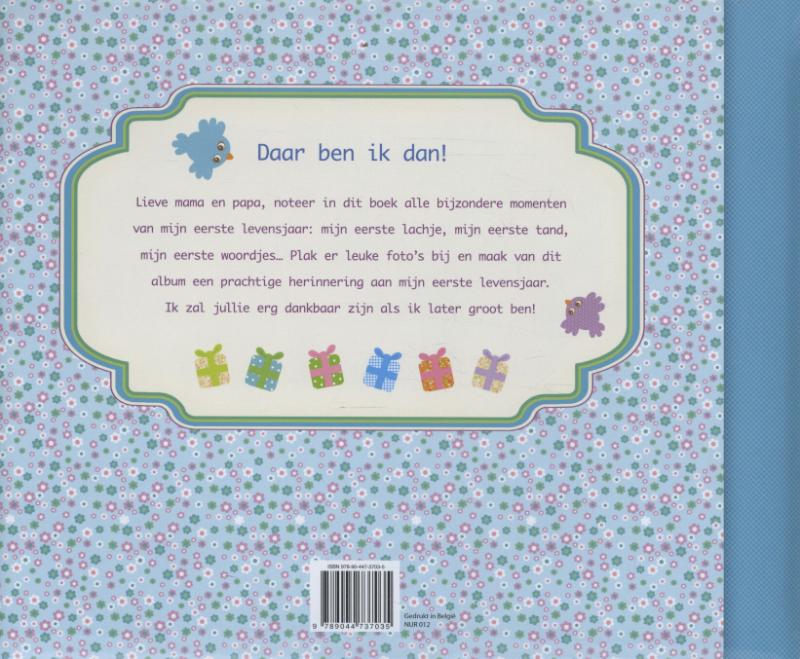 Achterkant van Daar ben ik dan babyalbum blauw