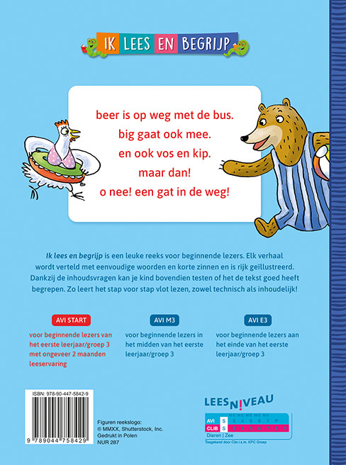 Achterkant van met beer naar de zee