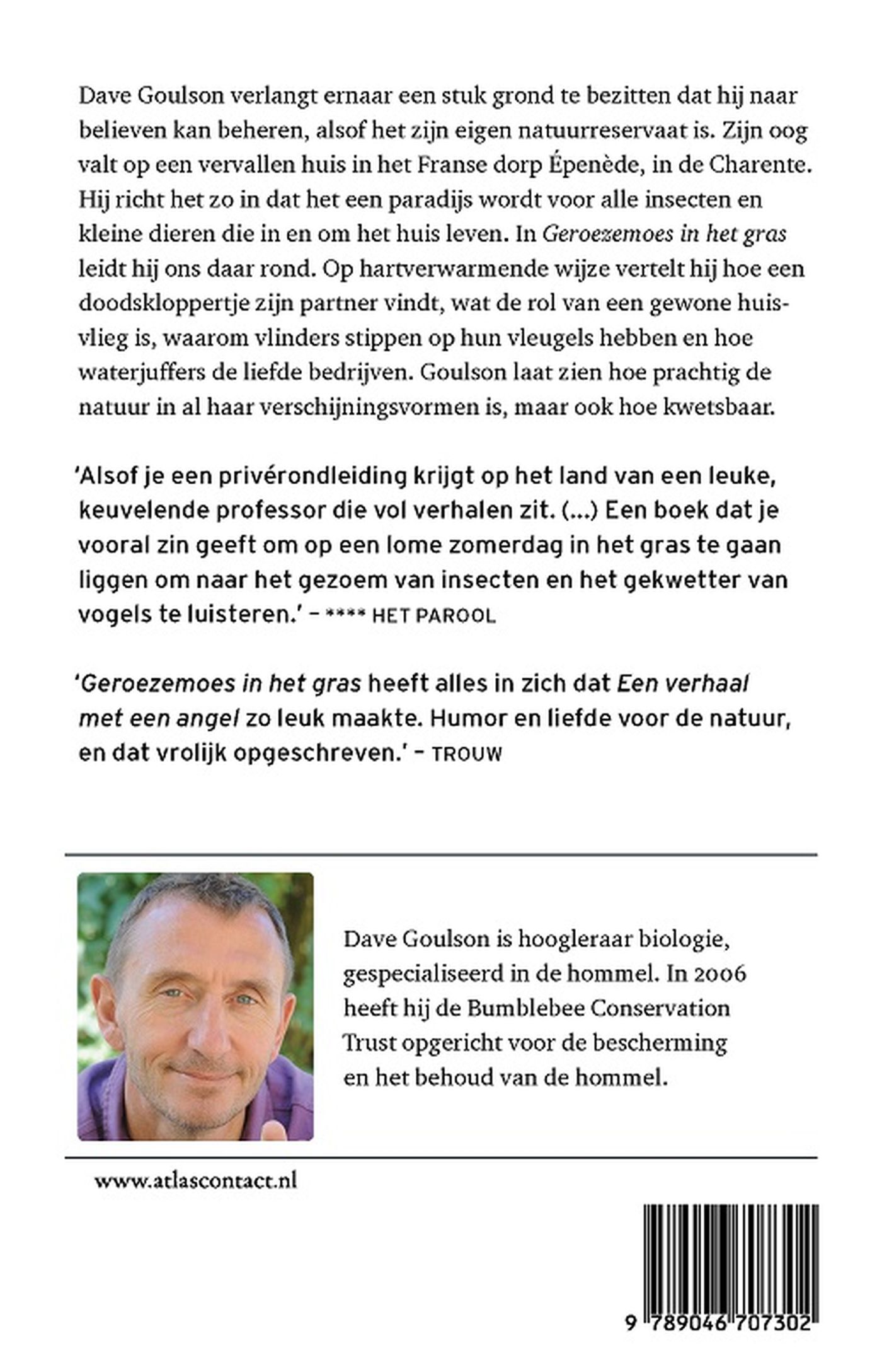 Achterkant van Geroezemoes in het gras