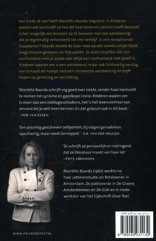 Achterkant van Kinderen waaien om