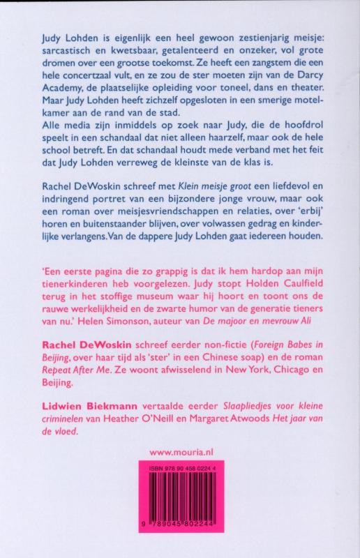 Achterkant van Klein meisje groot