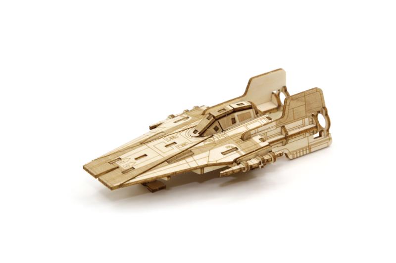 Achterkant van A-wing Deluxe Boek met houtmodel