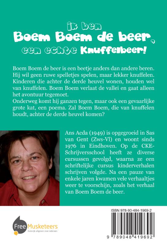 Achterkant van Ik ben Boem Boem de beer, een echte Knuffelbeer!