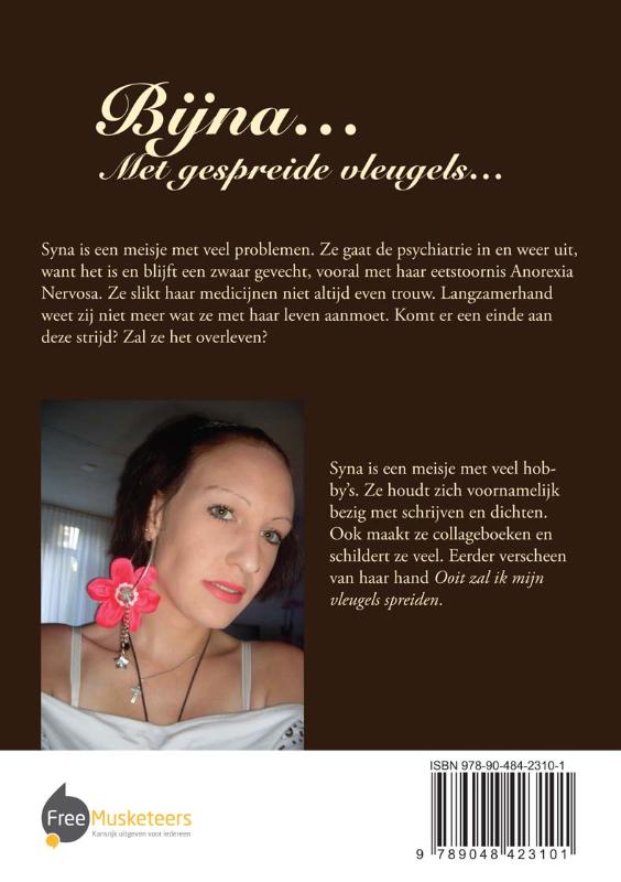 Achterkant van Bijna... met gespreide vleugels...