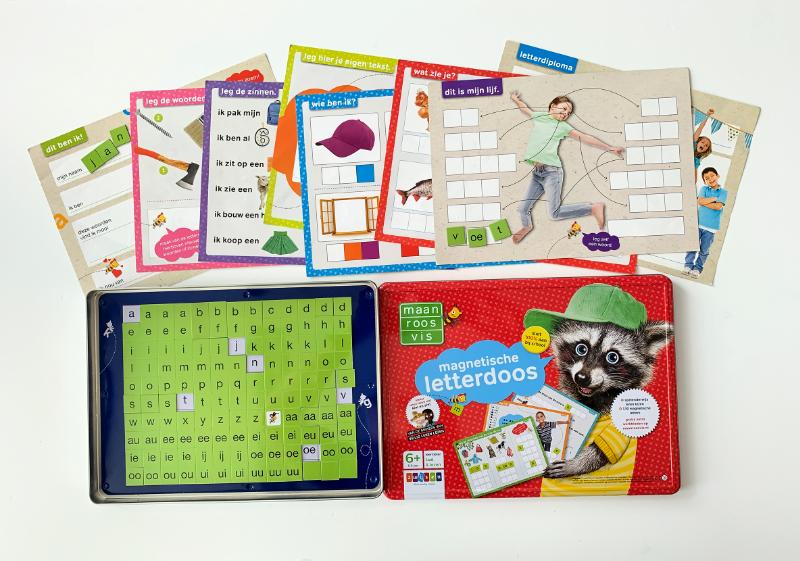 Achterkant van Maan roos vis magnetische letterdoos