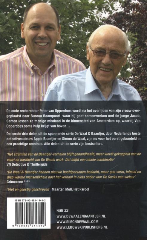 Achterkant van Omnibus De Waal & Baantjer omnibus