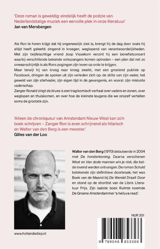 Achterkant van Zanger Ronald zingt de blues