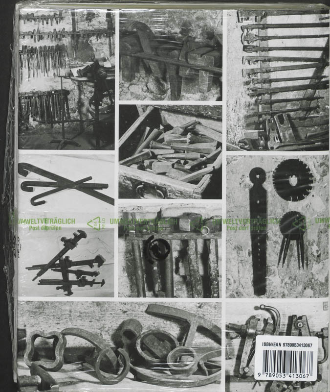 Achterkant van Werk en werktuigen van de kunstsmid