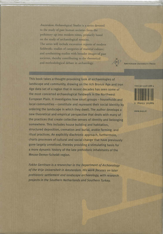 Achterkant van Local identities