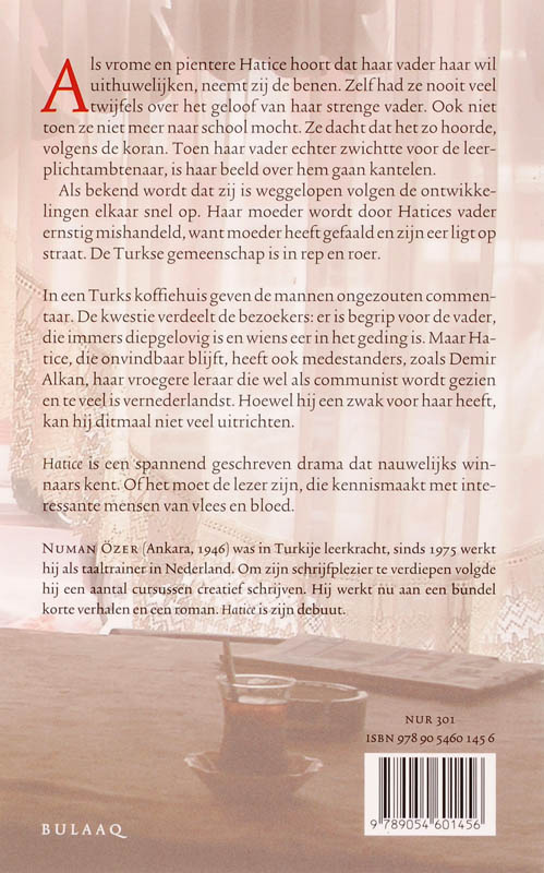 Achterkant van Hatice