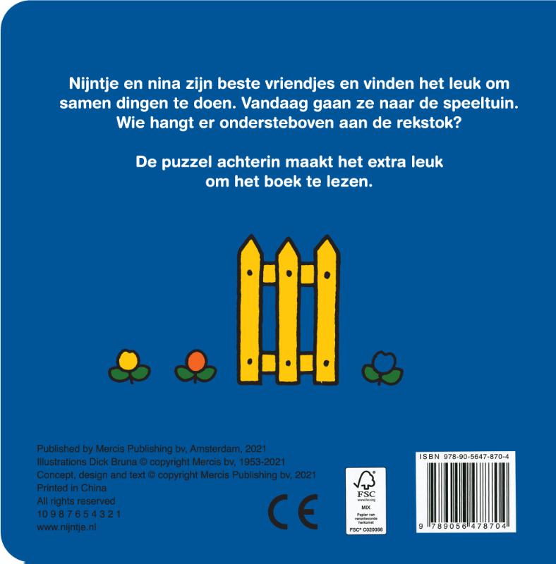 Achterkant van nijntje en nina in de speeltuin