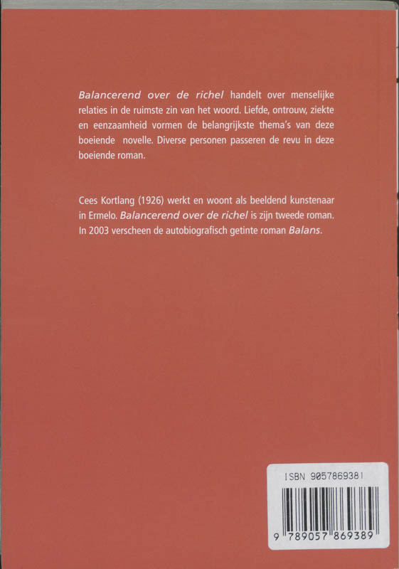 Achterkant van Balancerend over de richel