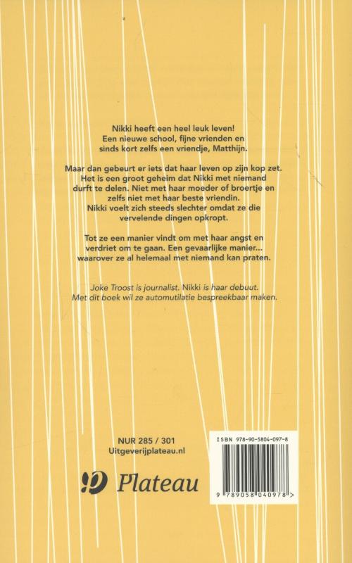 Achterkant van Nikki