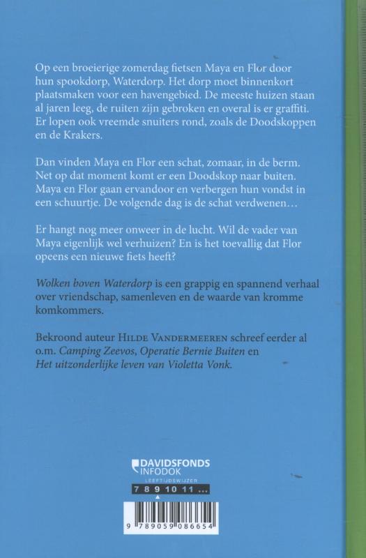 Achterkant van Wolken boven waterdorp