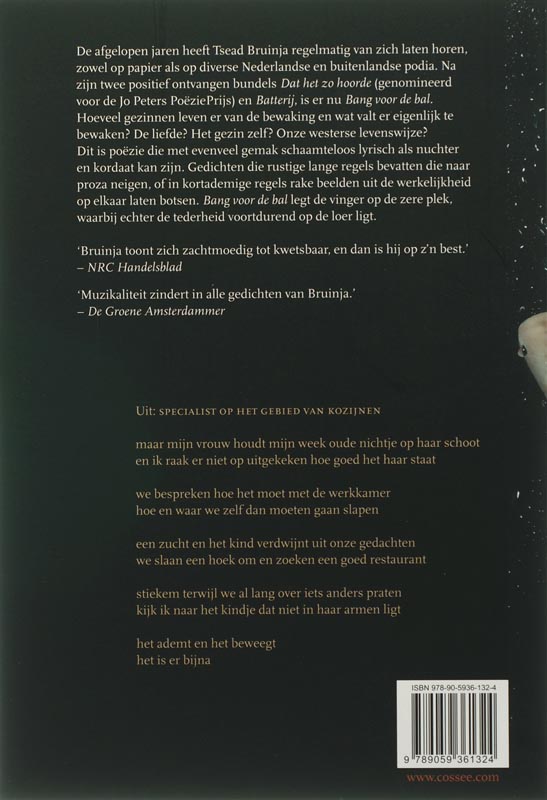 Achterkant van Bang voor de bal
