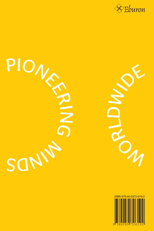 Achterkant van Pioneering minds worldwide