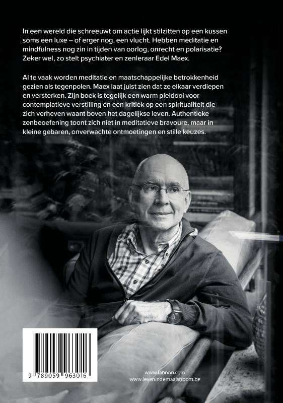 Achterkant van De berg afdalen