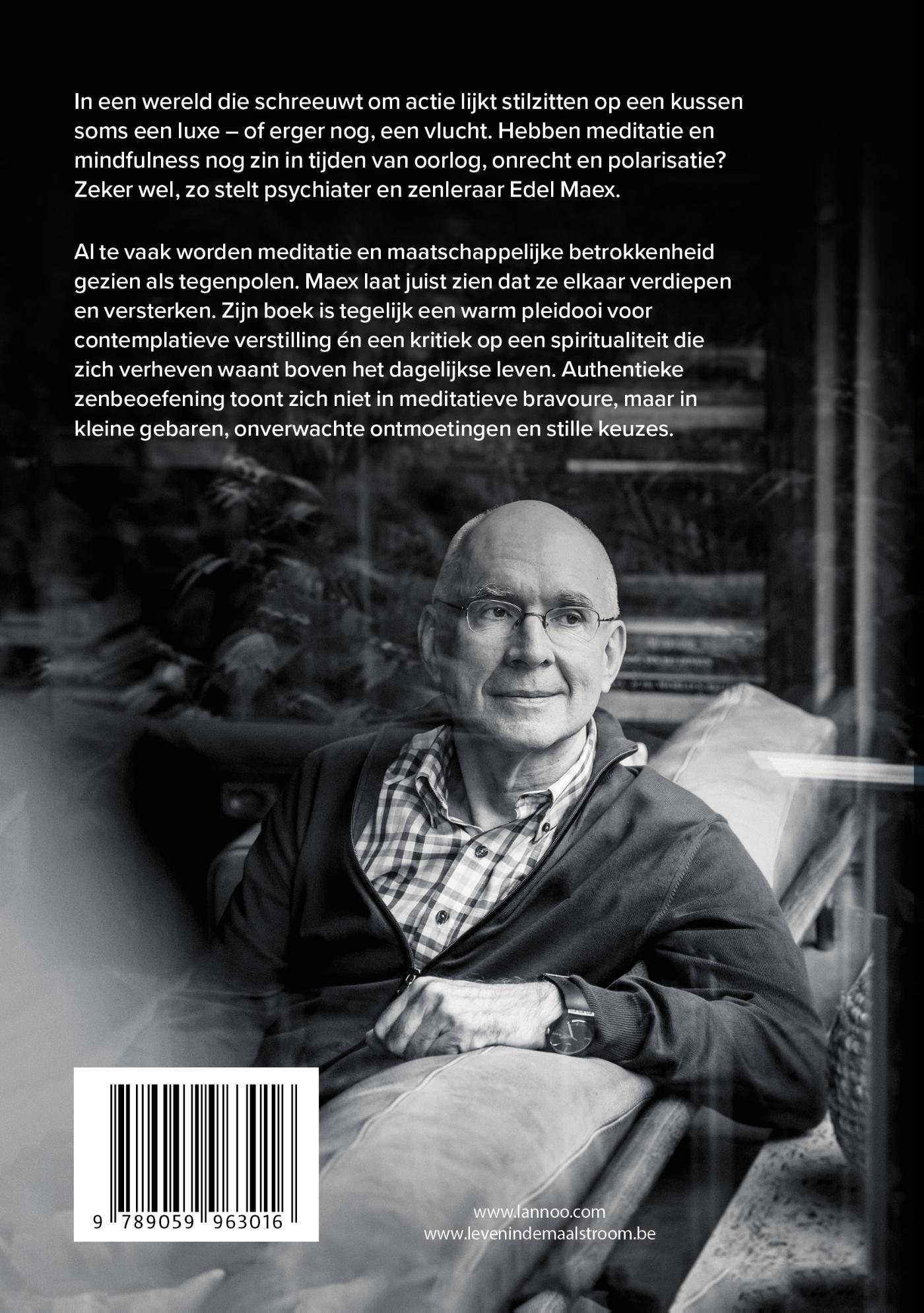 Achterkant van De berg afdalen