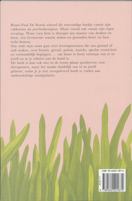 Achterkant van Gras onder mijn voeten
