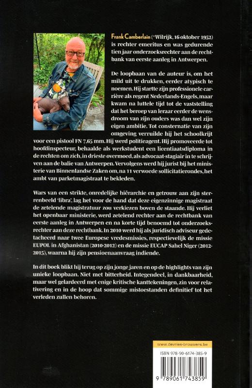 Achterkant van De blunderende onderzoeksrechter