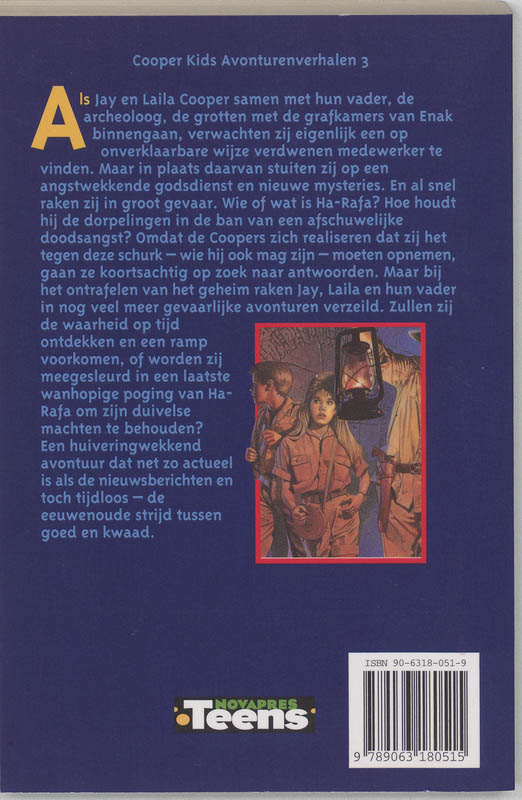 Achterkant van De grafkamers van Enak
