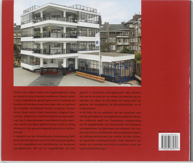Achterkant van De transformatie van het schoolgebouw