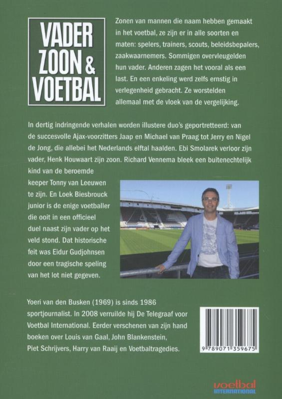 Achterkant van Vader, zoon & voetbal