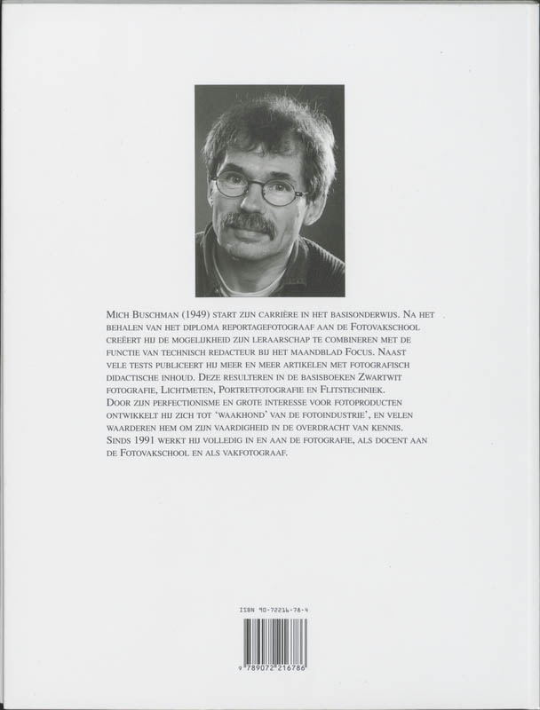 Achterkant van Basisboek fotografie buiten