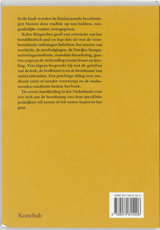 Achterkant van De basispraktijken van het Tibetaans boeddhisme