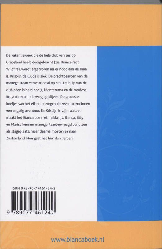 Achterkant van Bianca en manege Paardenvreugd
