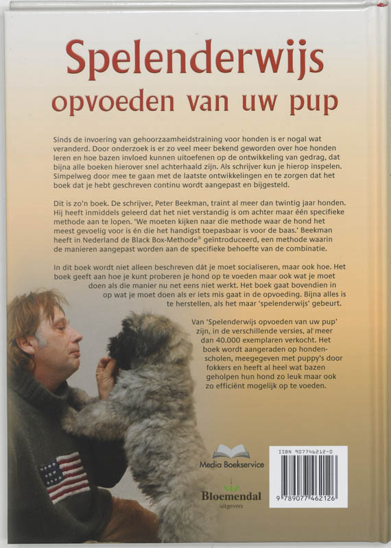 Achterkant van Spelenderwijs opvoeden van uw pup