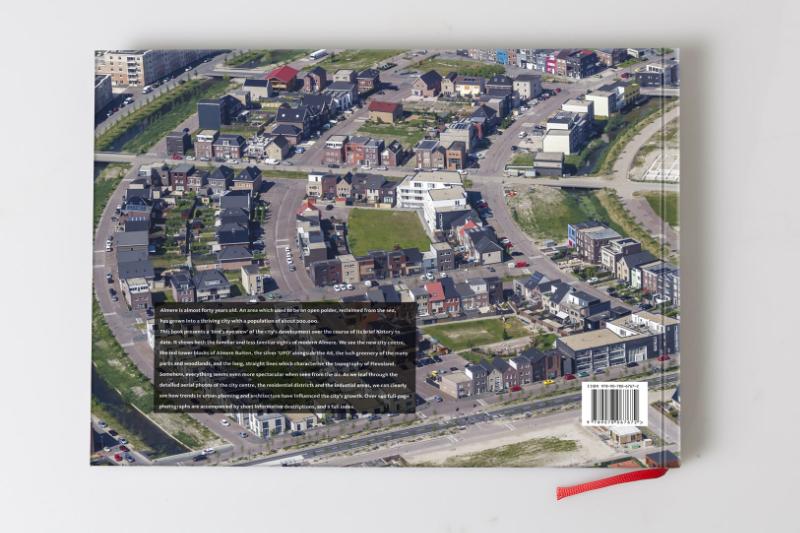 Achterkant van Almere from above