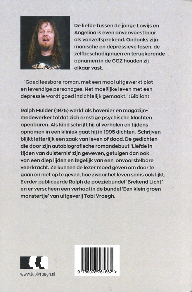 Achterkant van Liefde in tijden van duisternis