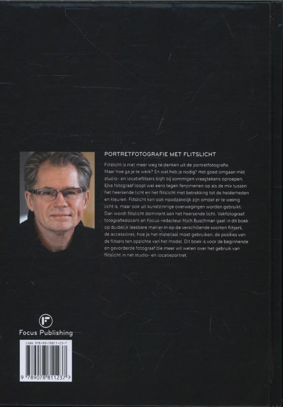 Achterkant van II met flitslicht