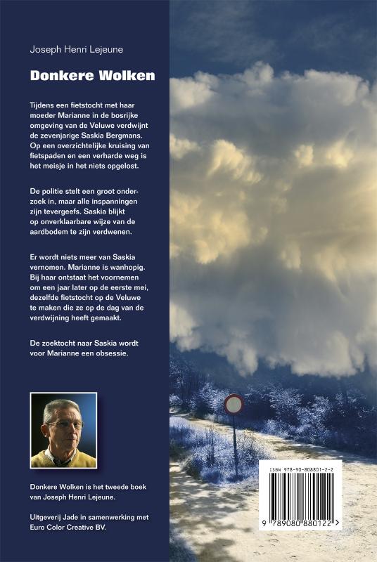 Achterkant van Donkere Wolken