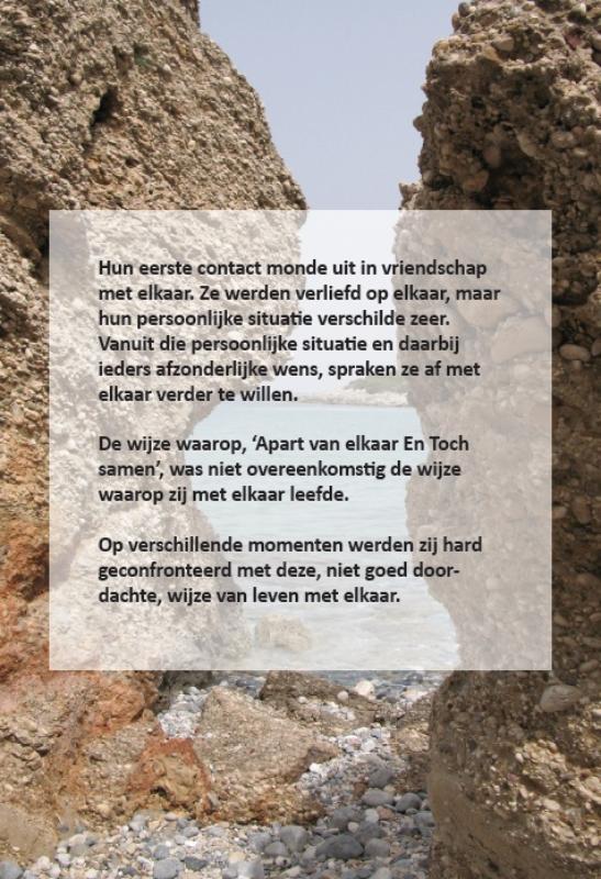 Achterkant van Apart van elkaar en toch samen