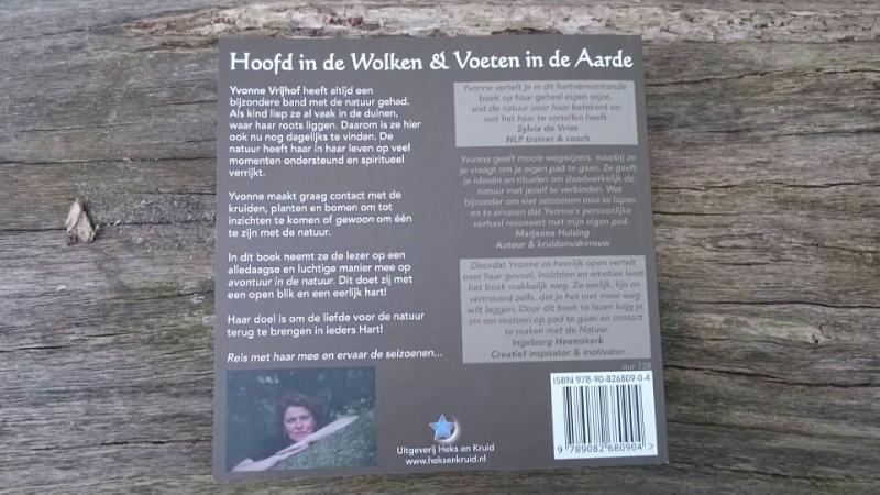 Achterkant van Hoofd in de wolken, voeten in de aarde