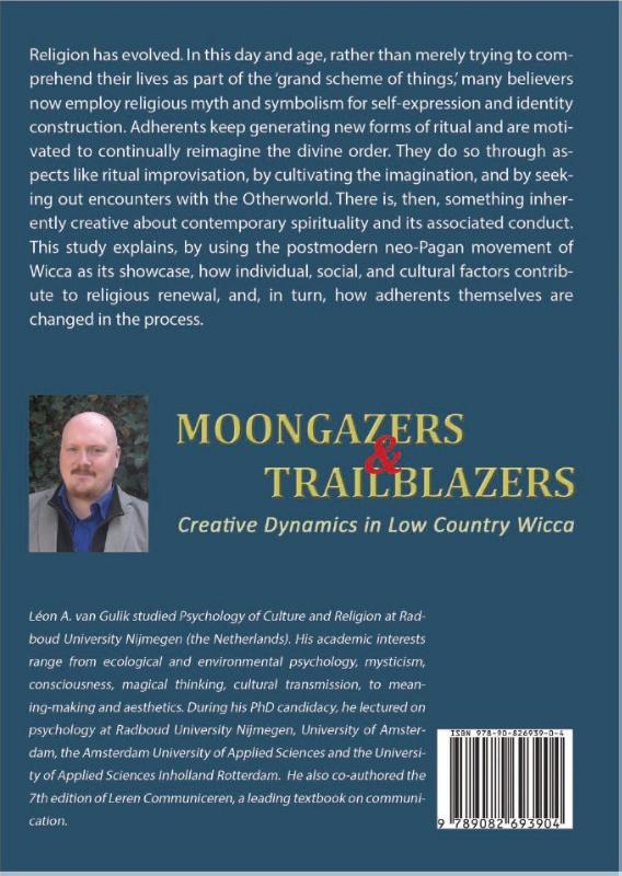 Achterkant van Moongazers & Trailblazers