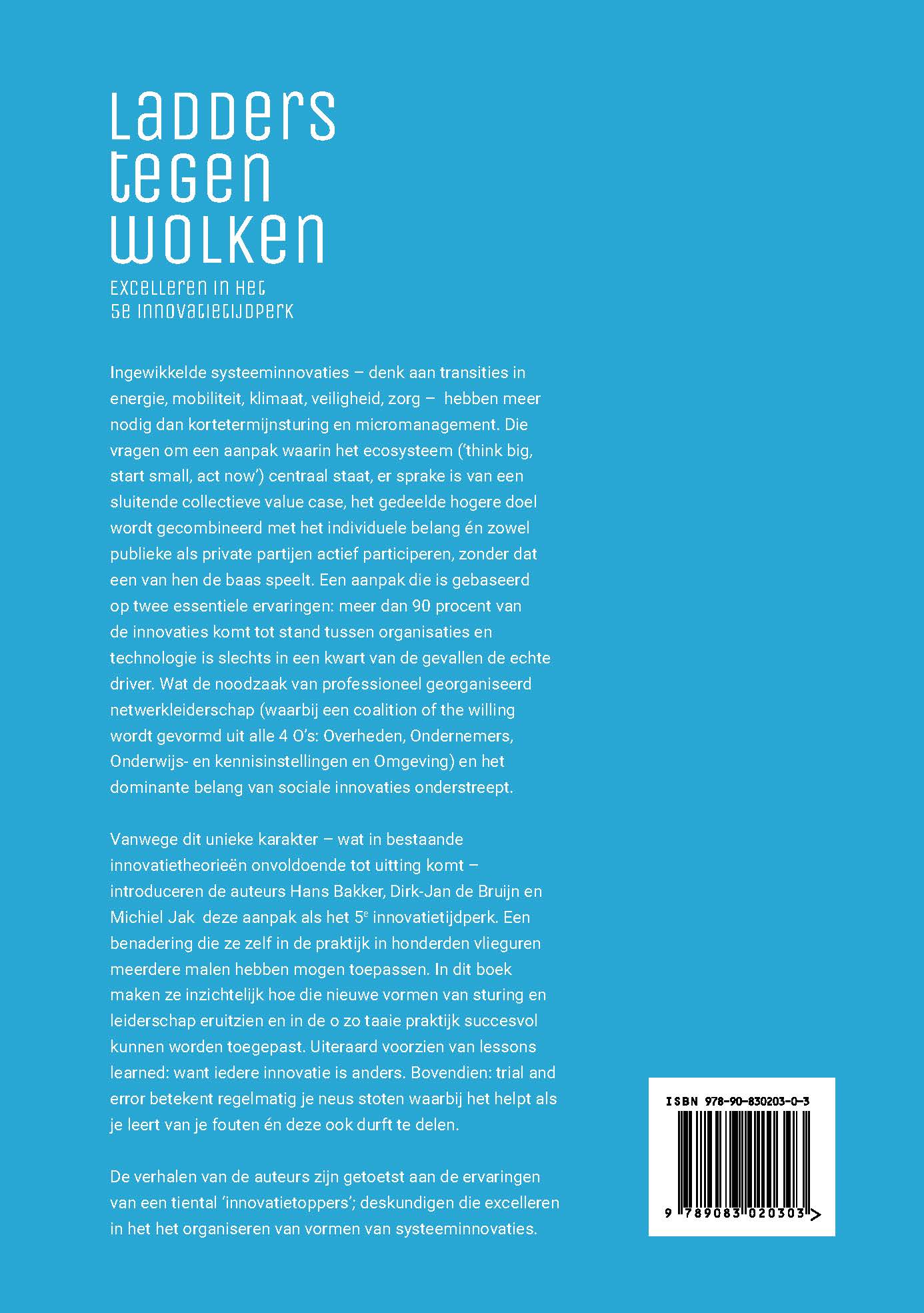 Achterkant van Ladders tegen wolken