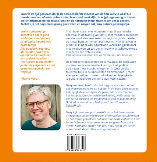 Achterkant van Mama pubert mee