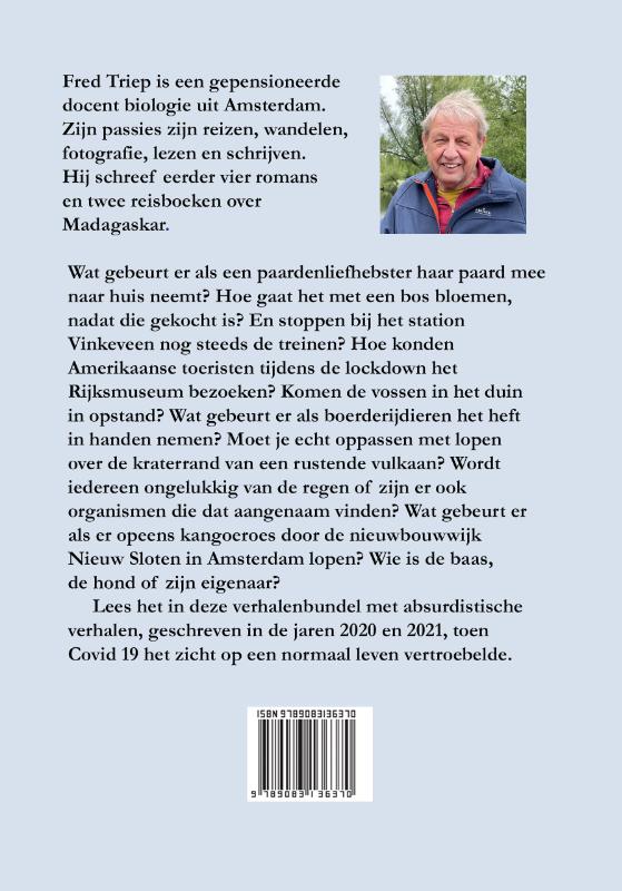 Achterkant van Er staat een paard op het balkon