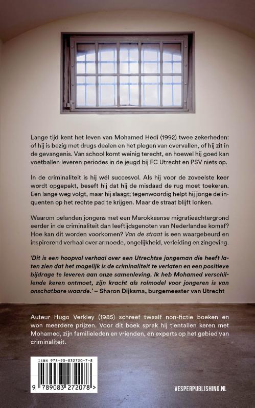 Achterkant van Van de straat