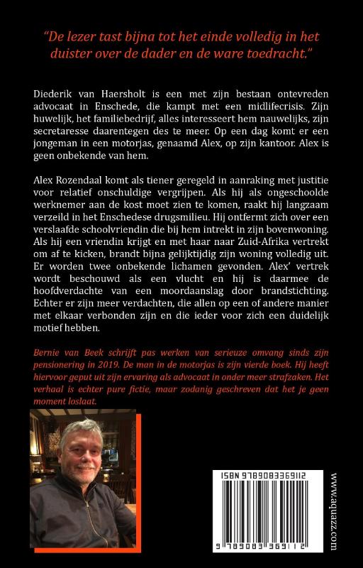 Achterkant van DE MAN IN DE MOTORJAS