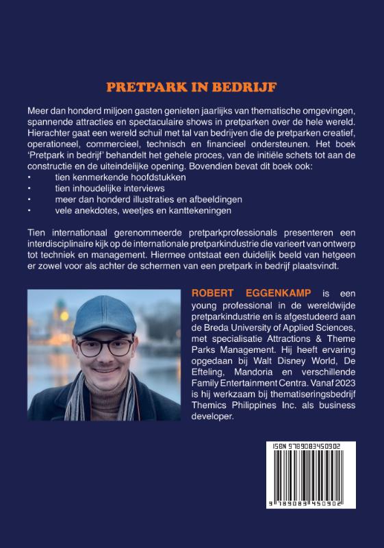 Achterkant van Pretpark in bedrijf
