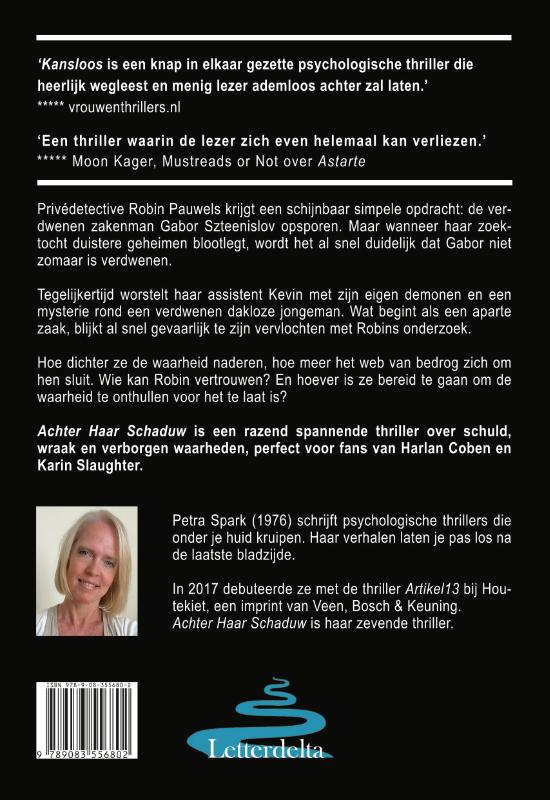 Achterkant van Achter haar schaduw