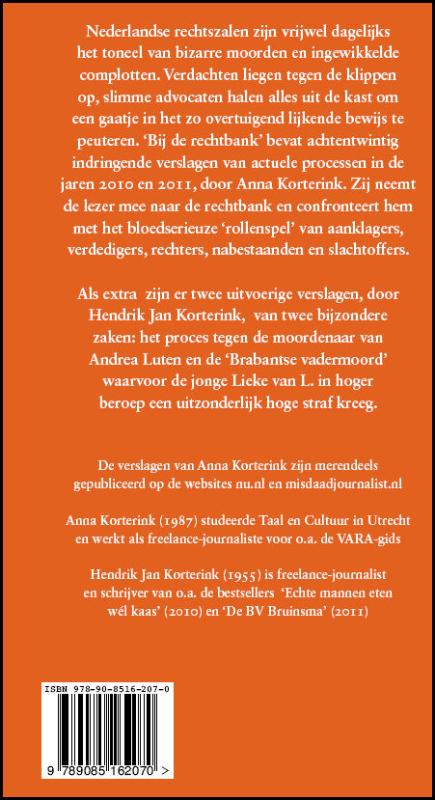 Achterkant van Bij de rechtbank
