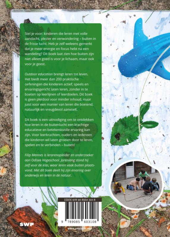 Achterkant van Outdoor education