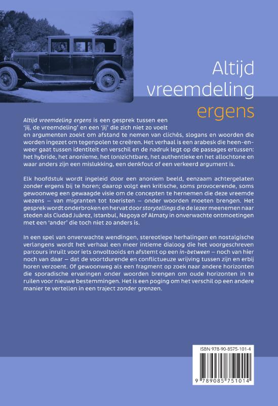 Achterkant van Altijd vreemdeling ergens