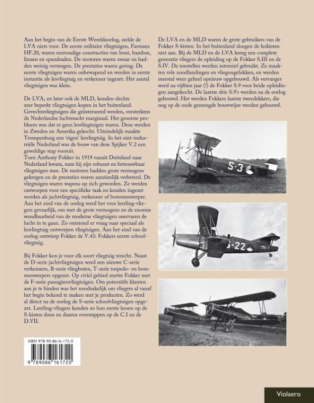 Achterkant van Fokker schoolvliegtuigen